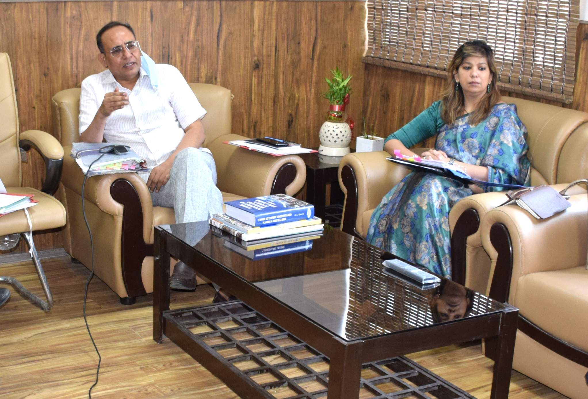 Kansal discusses modalities for installation of smart meters