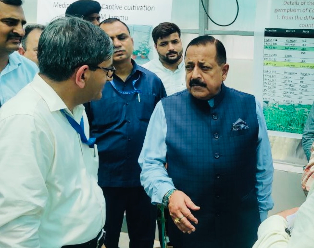 Dr. Jitendra Singh visits Cannabis Cultivation Field of CSIR-IIIM Jammu