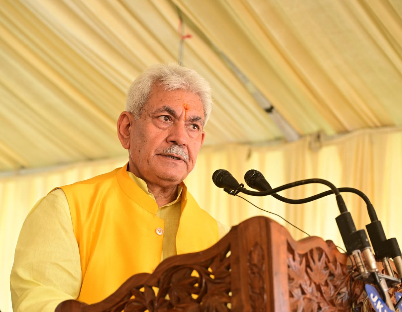 Lt Governor inaugurates, lays foundation stones for various development projects in Sopore