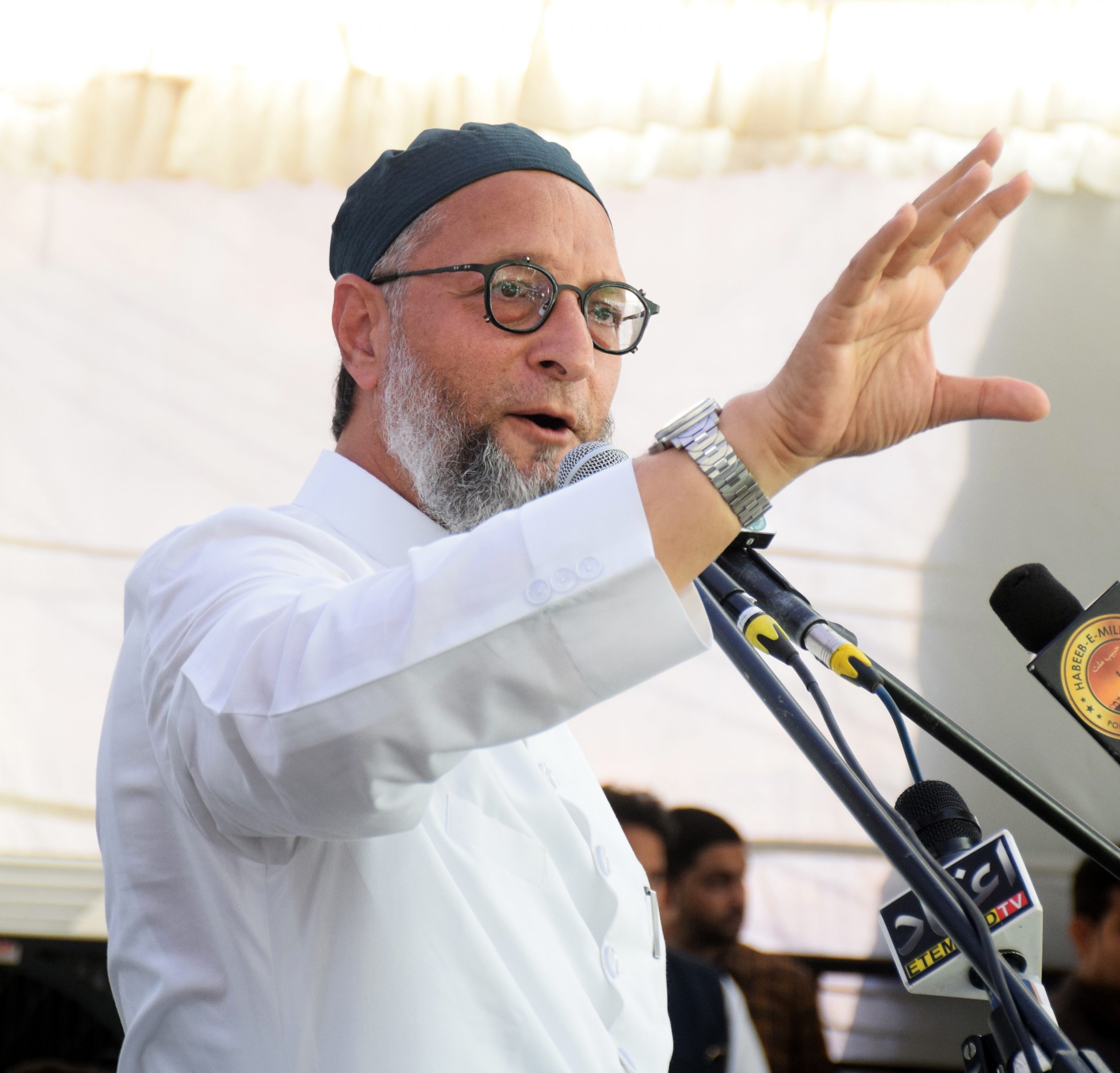 “Vote with sense of hope, not sense of fear” Asaduddin Owaisi appeals to voters.