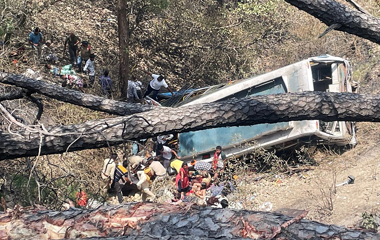 PM Modi announces ex-gratia of Rs 2 lakh for kin of deceased.