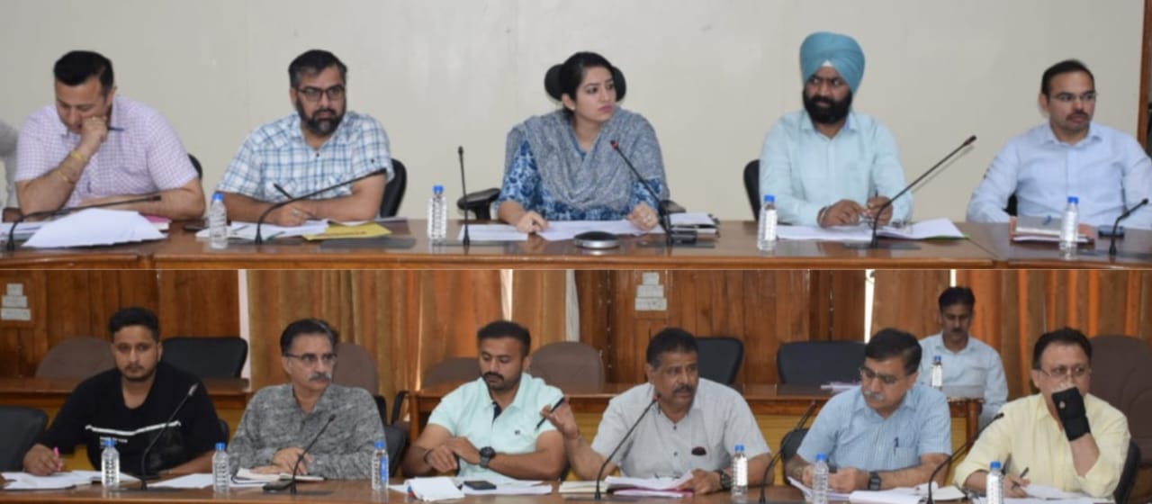 DC reviews status of Jal Jeevan Mission projects in Udhampur.