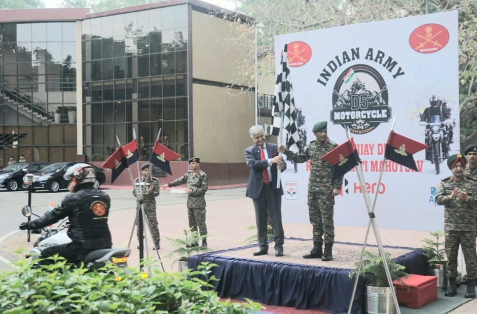 ARMY COMMANDER, WESTERN COMMAND ‘FLAGS IN’ ARMY MOTORCYCLE EXPEDITION : 25 YEARS OF KARGIL VIJAY.