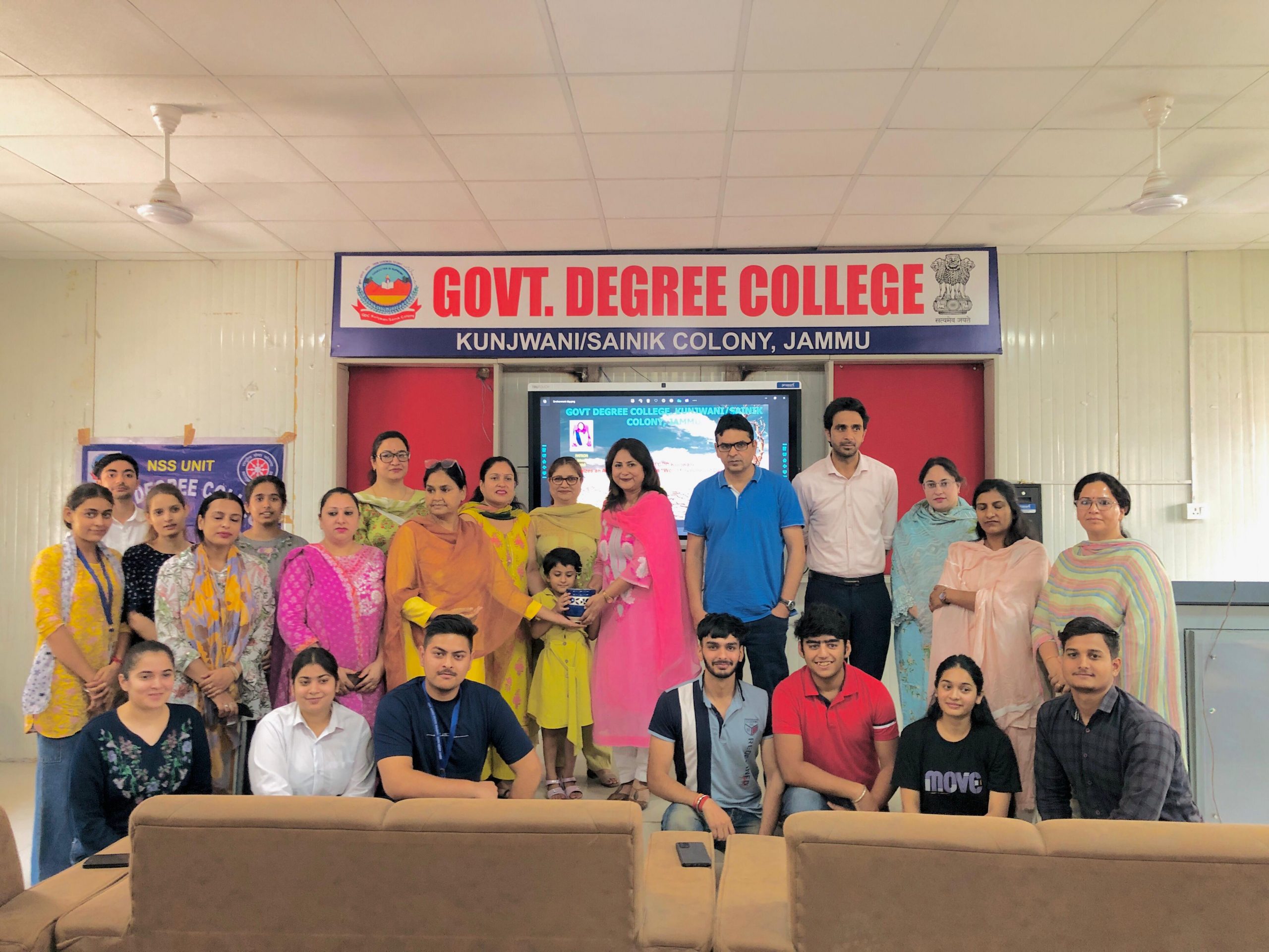 GDC Kunjwani/ Sainik Colony organised an awarenes Programme on World Environment Day.