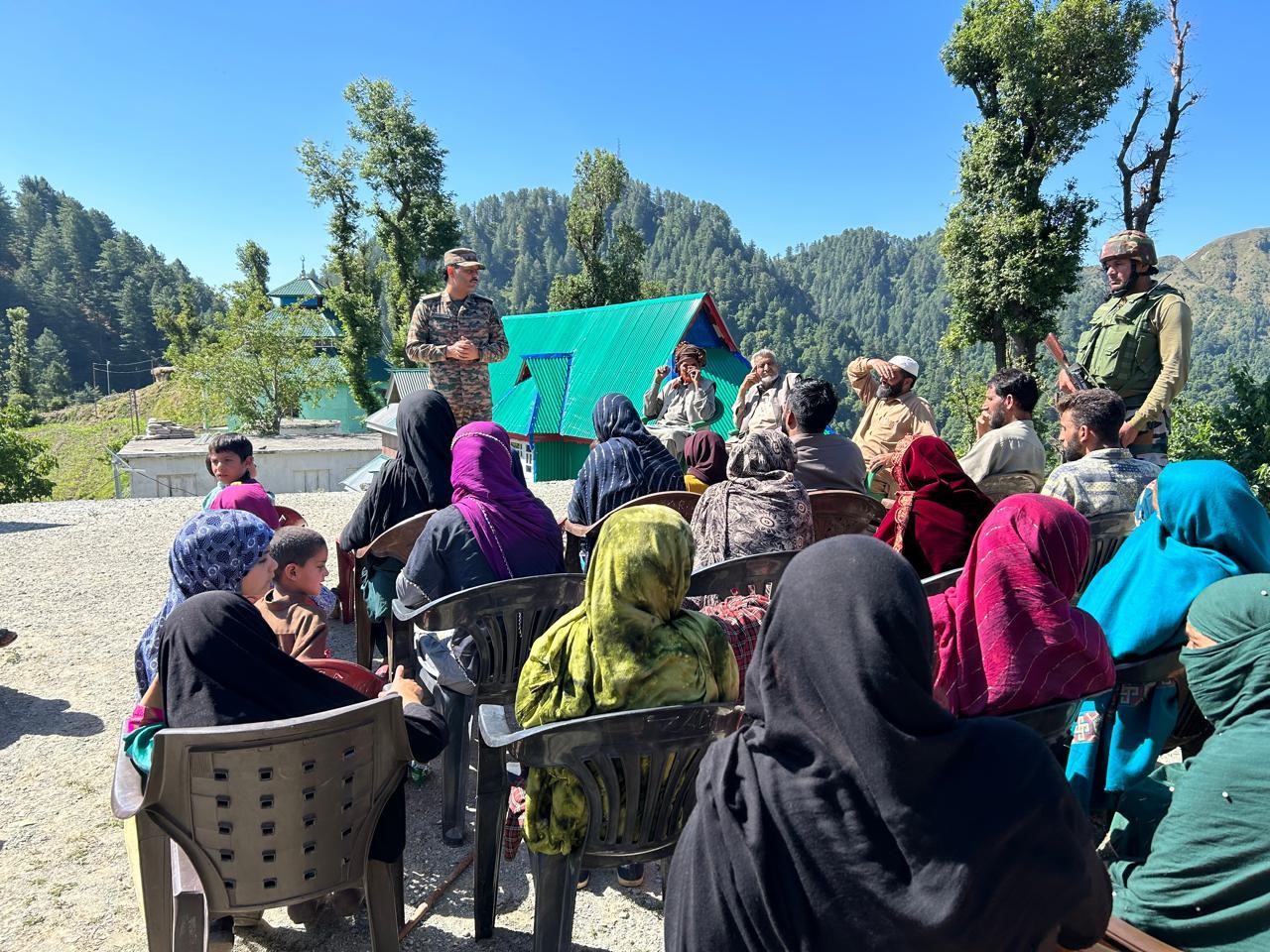 Indian Army Interacts with Gujjar & Bakarwals at Pir Topa, Rajouri.