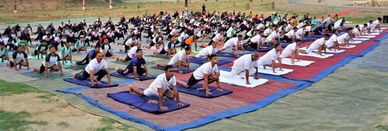 Indian Army Organised Yoga Session For Villagers & Soldiers at Tanda, Akhnoor.