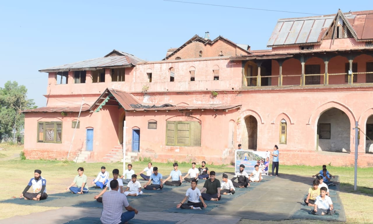 Special Yoga Session In The Border Town Of Poonch.