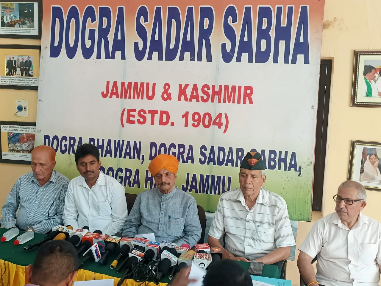 DSS denounces structural alterations at Bahu Fort; Condemns Vandalization at Shiv Temple in Dharmari.