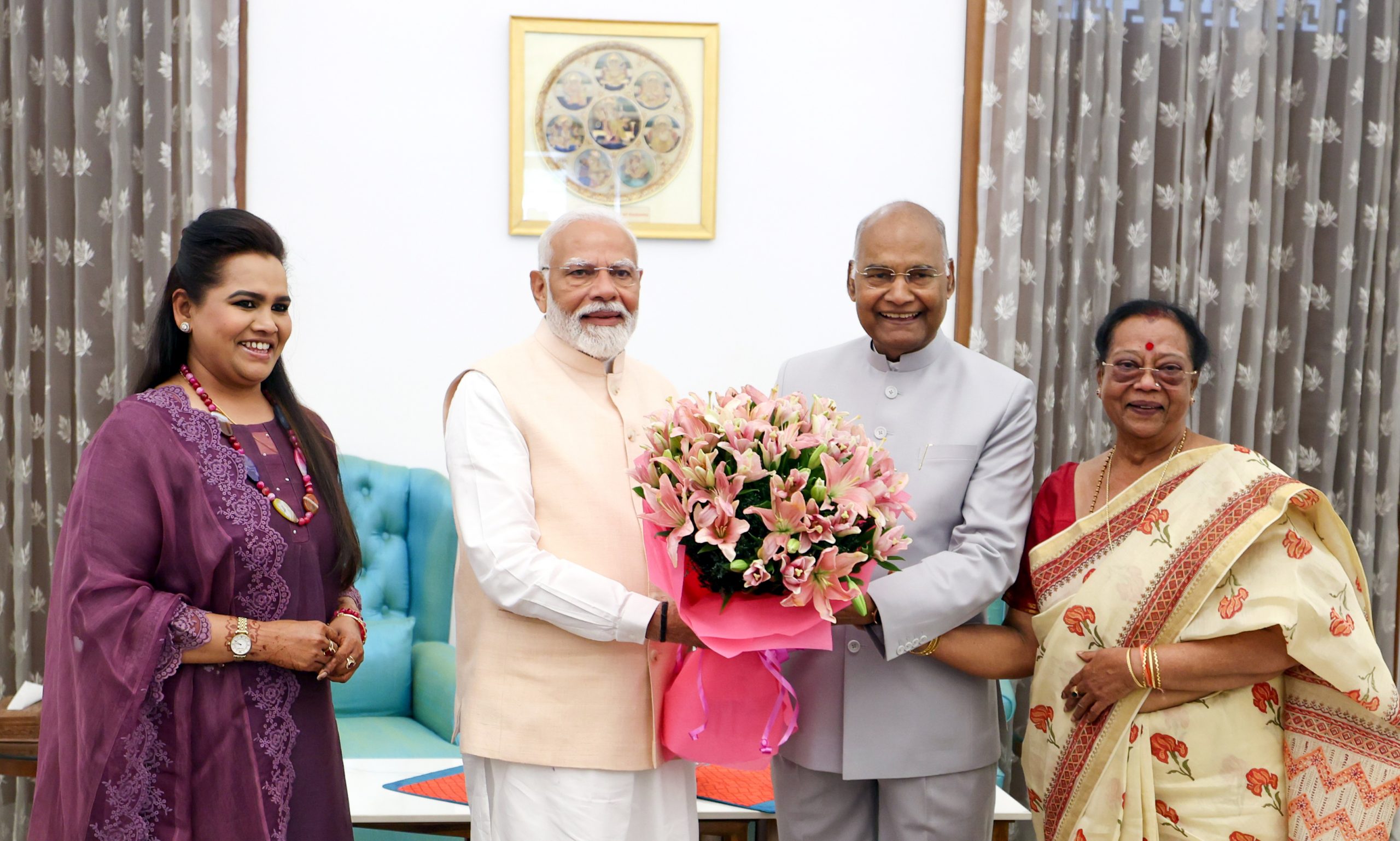 PM Modi meets former President Ram Nath Kovind before staking claim to form government.